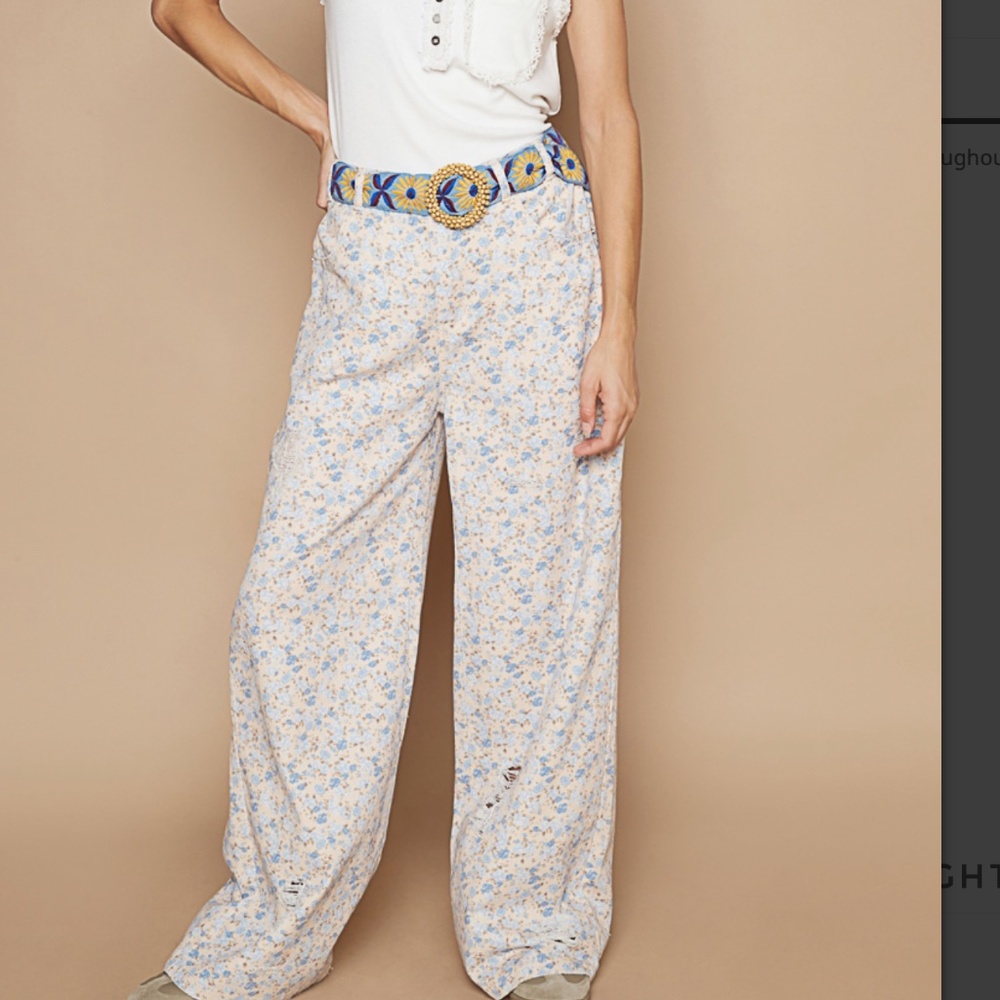 16. NWOT POL Floral Wide Leg Jeans - Blue and Cream - Picture 5 of 6